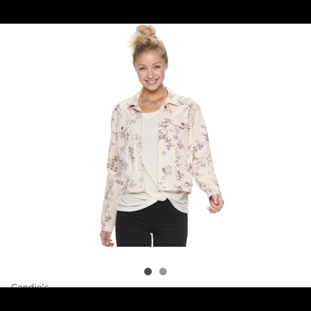 NWOT floral denim jacket 🌸